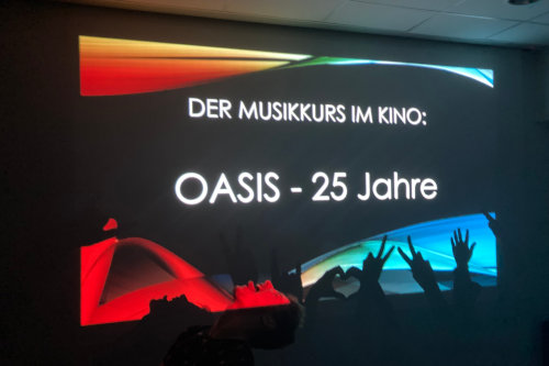 Der Musikkurs Q1/Q3 im Kino - OASIS - 25 Jahre